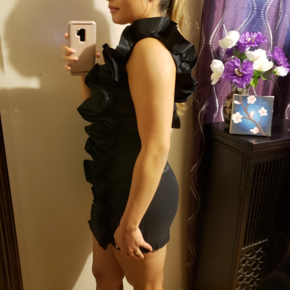 Forever 21 ; black sheen ruffle one shoulder dress - Picture 3 of 4
